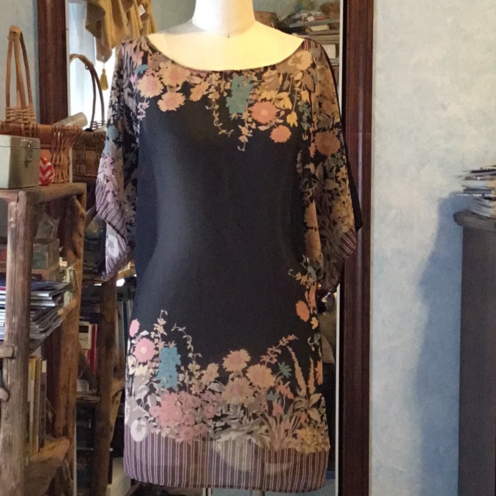 Sheer lace back Tunic